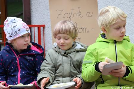 V Vrtcu Antona Medveda Kamnik že začeli odštevati do Tradicionalnega slovenskega zajtrka (19)